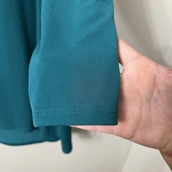 Chico’s Women’s Teal Bead Cut-Out Blouse Medium Liquid Knit Long Sleeve - Picture 5 of 6